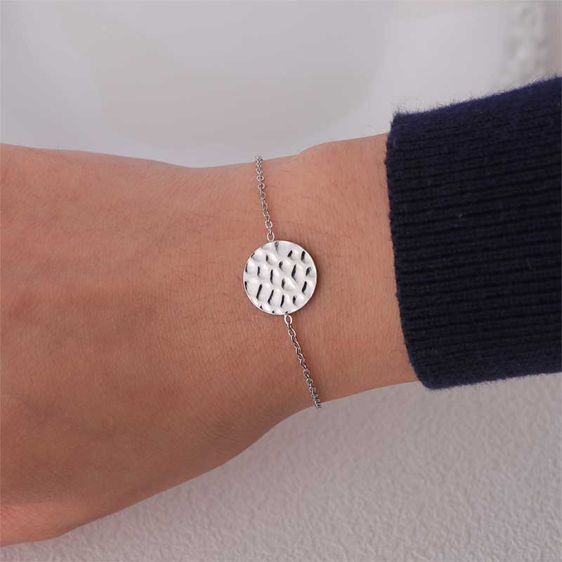 Trendy Ladies Hammered Metal Bracelet in Copper for Everyday Elegance