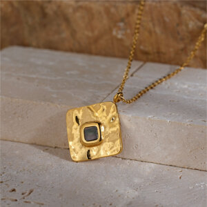18K Gold Plated Stainless Steel Hammered Pendant Necklace with Natural Shells