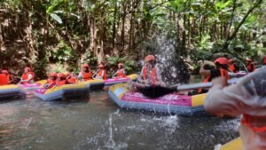 Hexingsheng Jewelry | JUSTOP Team Unites in Heyuan Adventure with Laughter and Challenges